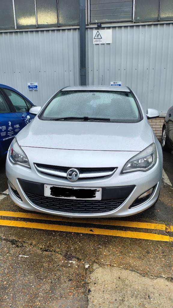 Vauxhall Astra SE 1.4 Turbo 2013 – 108k – Runs – Needs Clutch/DMF – Spares/Repair