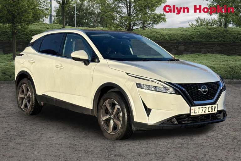 2022 Nissan Qashqai 1.3 DiG-T MH 158 N-Connecta [Glass Rf] 5dr Xtronic Hatchback Petrol Automatic