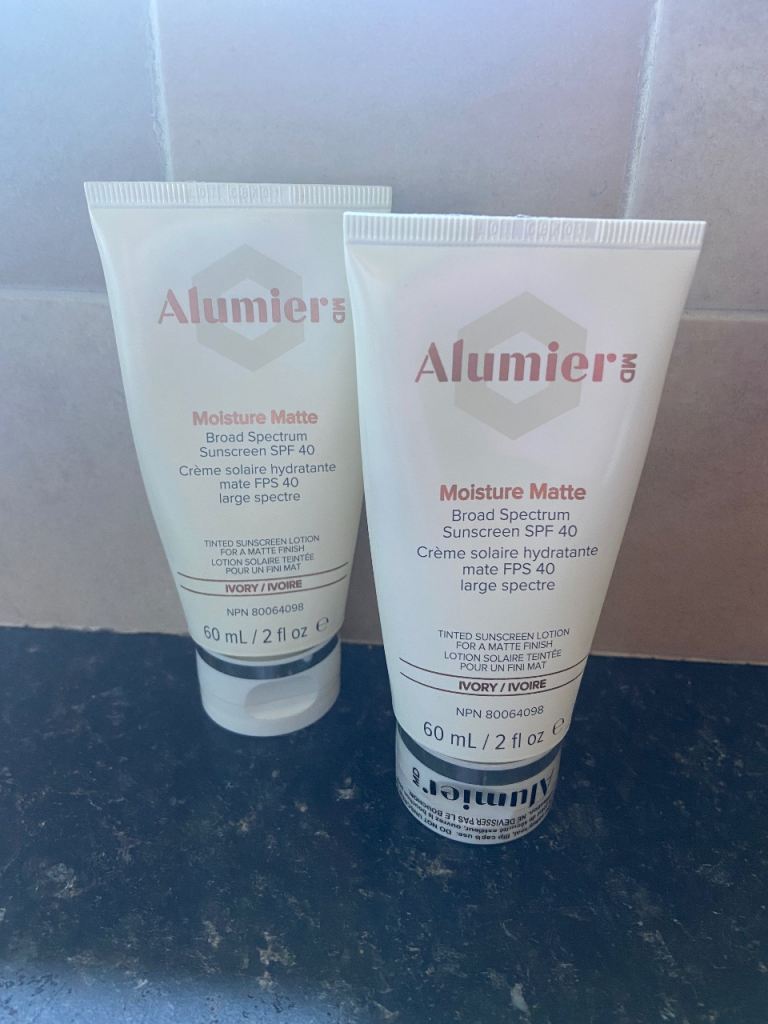ALUMIER Moisture Matte Broad Spectrum SPF40 - (IVORY)…….Sand Shade Also Available (See Description) 