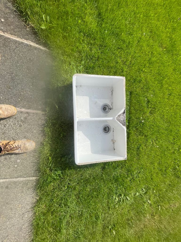 White Ceramic Double Basin Sink – Good Condition