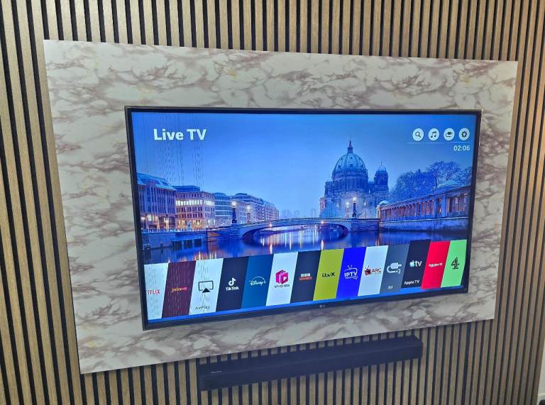 55 inch LG UK6470PLC Smart TV - 4K UHD - READ DESCRIPTION