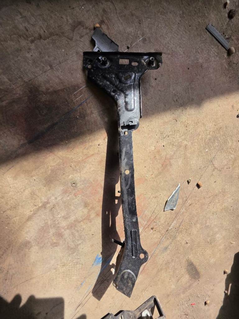 Audi A4 2019 B9 Front Fender WING Brace BAR PANEL Breaking Parts