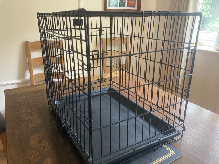 Small dog/ puppy crate