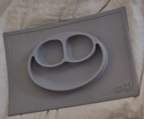 Used EZPZ Mini Mat + Tiny Bowl – Silicone Suction Feeding Set for Weaning