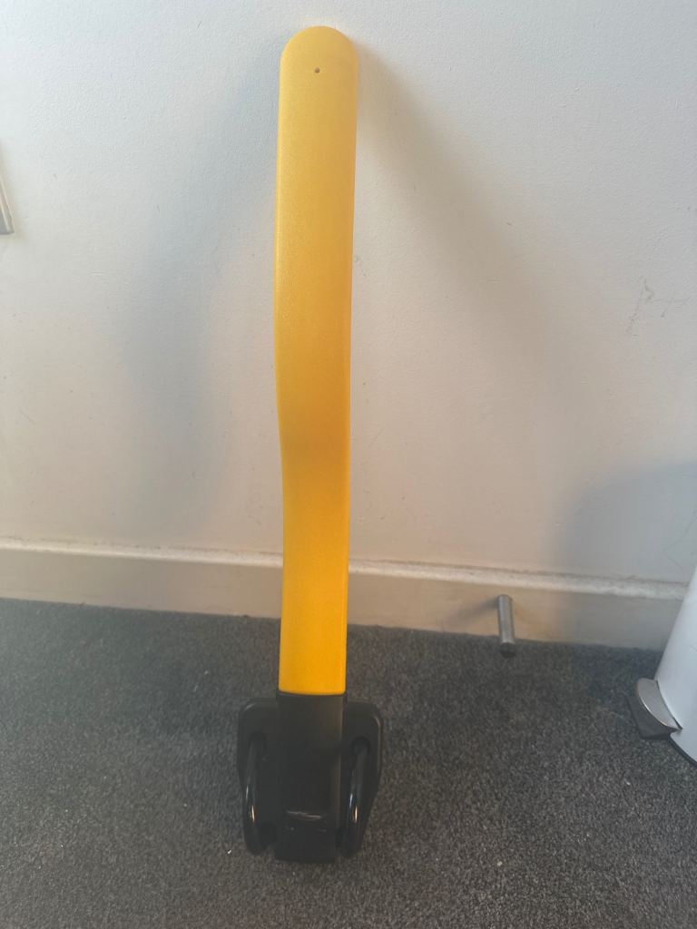 Car Steering Lock – Excellent Condition