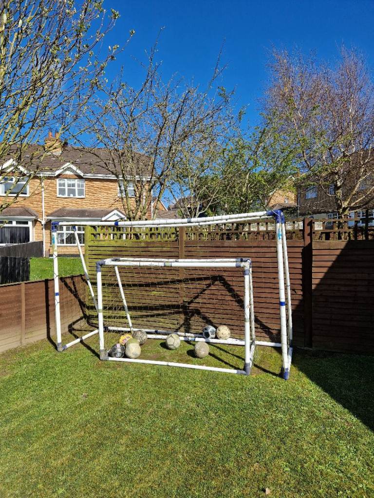 Football nets, 2 sizes, good condition