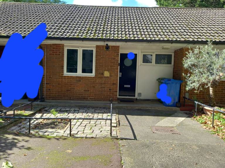 Bungalow studio flat for swap