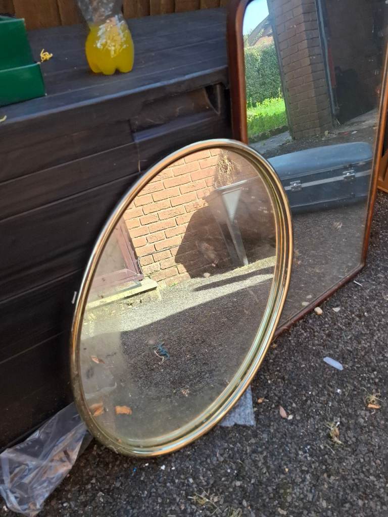 Oval Gold Framed Mirror – Good Condition