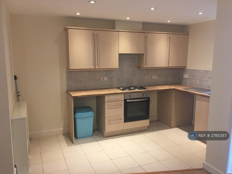 2 bedroom flat in Sandpipers Court, Crosby, L23 (2 bed) (#2785357)