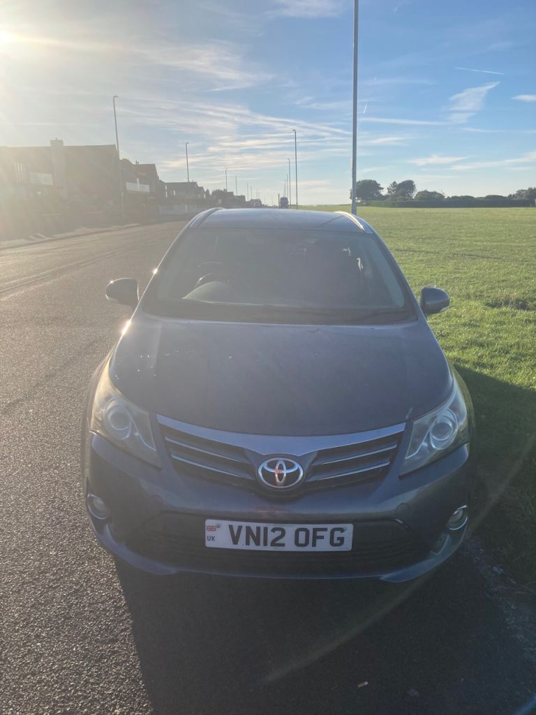 Toyota, AVENSIS, Estate, 2012, Manual, 1998 (cc), 5 doors [£35 a yr tax]