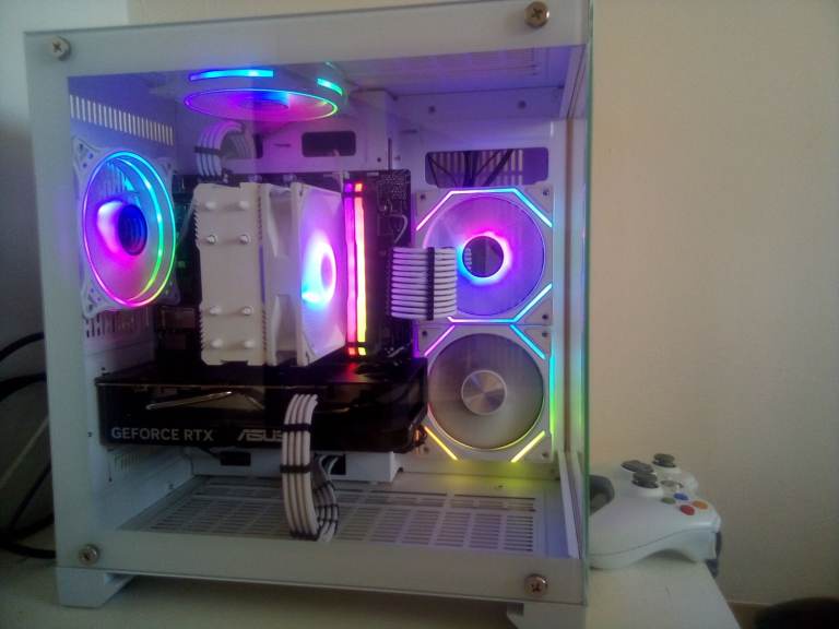 RTX 5060 Gaming PC and Monitor - Intel/Corsair/Crucial Parts