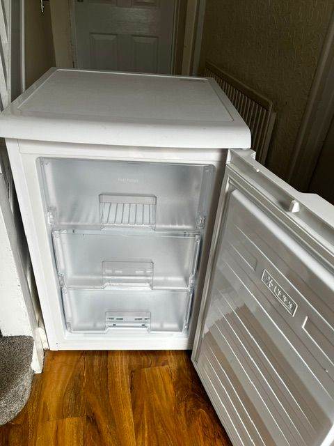 FROST FREE BEKO UNDER-COUNTER FREEZER IN EXCELLENT WORKING CONDITION
