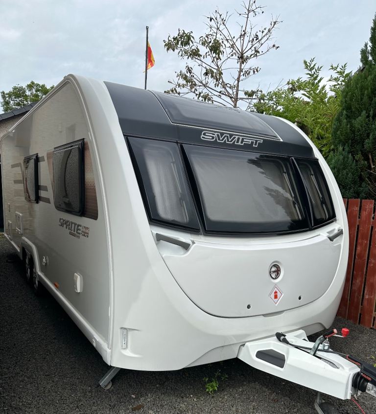 2022 SWIFT SUPER SPRITE QUATTRO 6 BERTH FIXED BED 8”FT  WIDE