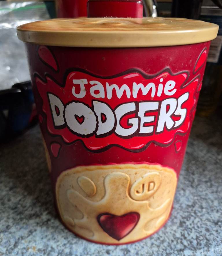 Jammie Dodgers Biscuit Barrel