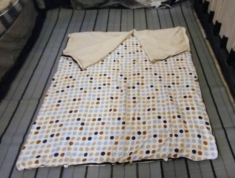 SLEEPING BAGS BY QUEST 