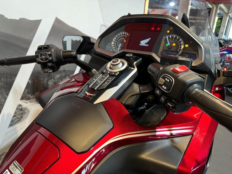 Honda GL 1800 Goldwing DCT Tour 2019 with 13,201 miles 