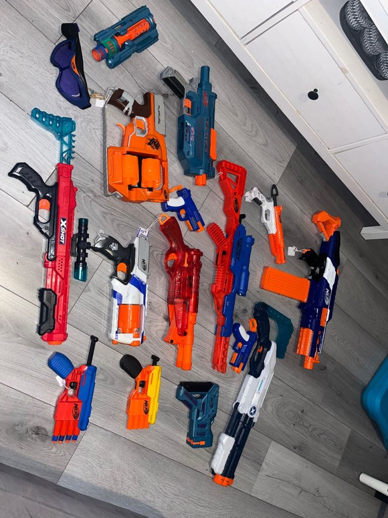 Large Nerf Gun Bundle – Multicoloured, Good Condition