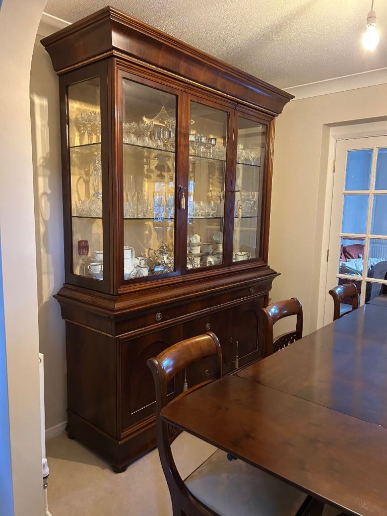 image for Dining room display cabinet/extendable table /6 chairs 