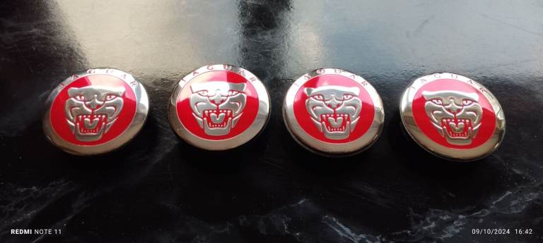 JAGUAR ALLOY WHEEL CENTER CAPS 