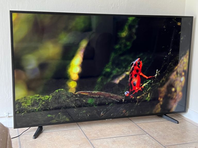 SAMSUNG UE55RU7020KXXU 55" Smart 4K Ultra HD HDR LED TV 