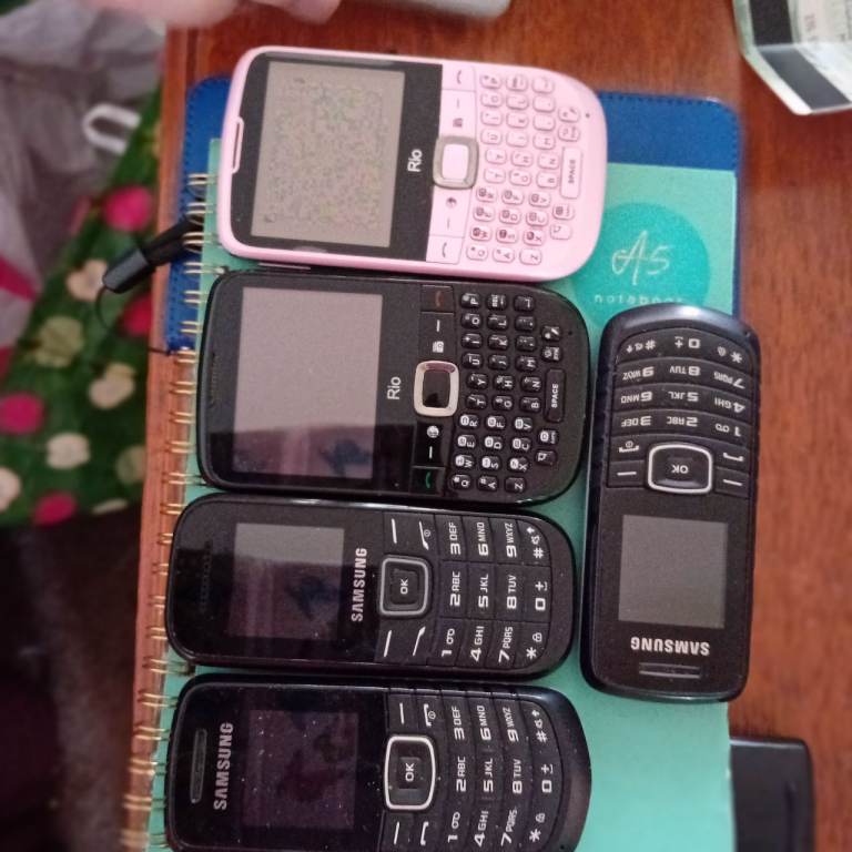 Job Lot of Various Mobile Phones - Spares or Repair