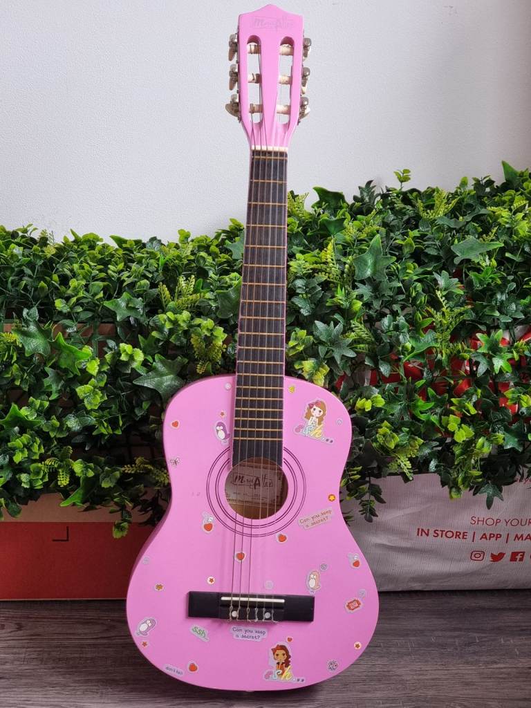 Guitar 77cm long
