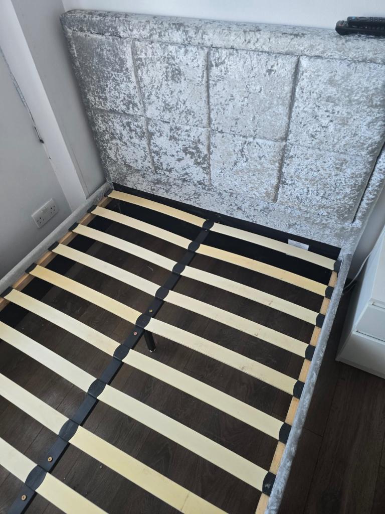 Double bed frame
