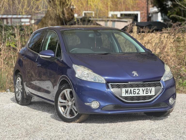2012 Peugeot 208 1.2 VTi Allure Euro 5 5dr HATCHBACK Petrol Manual