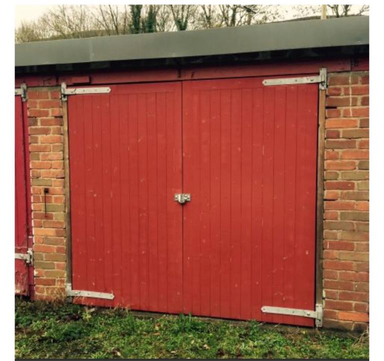 Lock up Garage for rent Rhos 