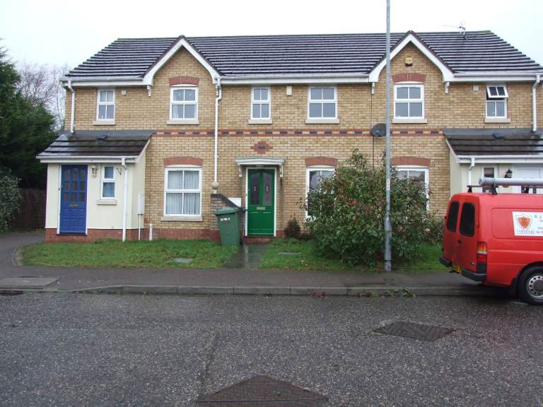 THORPE MARRIOTT, TAVERHAM. 2 BEDROOM HOUSE.