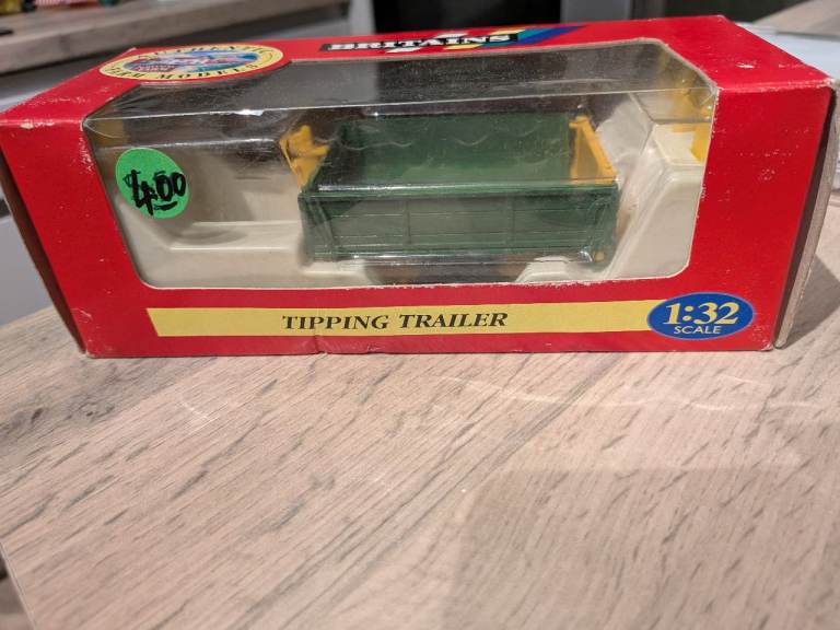 Britains Tipping Trailer 1:32 Scale – New in Box