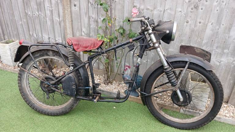 Bsa bantam 1953 .British motorbike parts barn find  