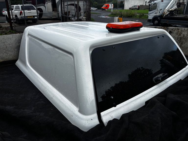 Toyota hilux 2021 canopy
