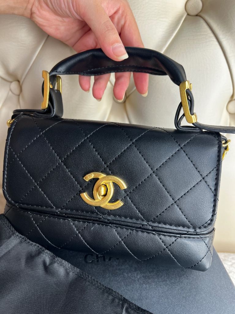 black handbag