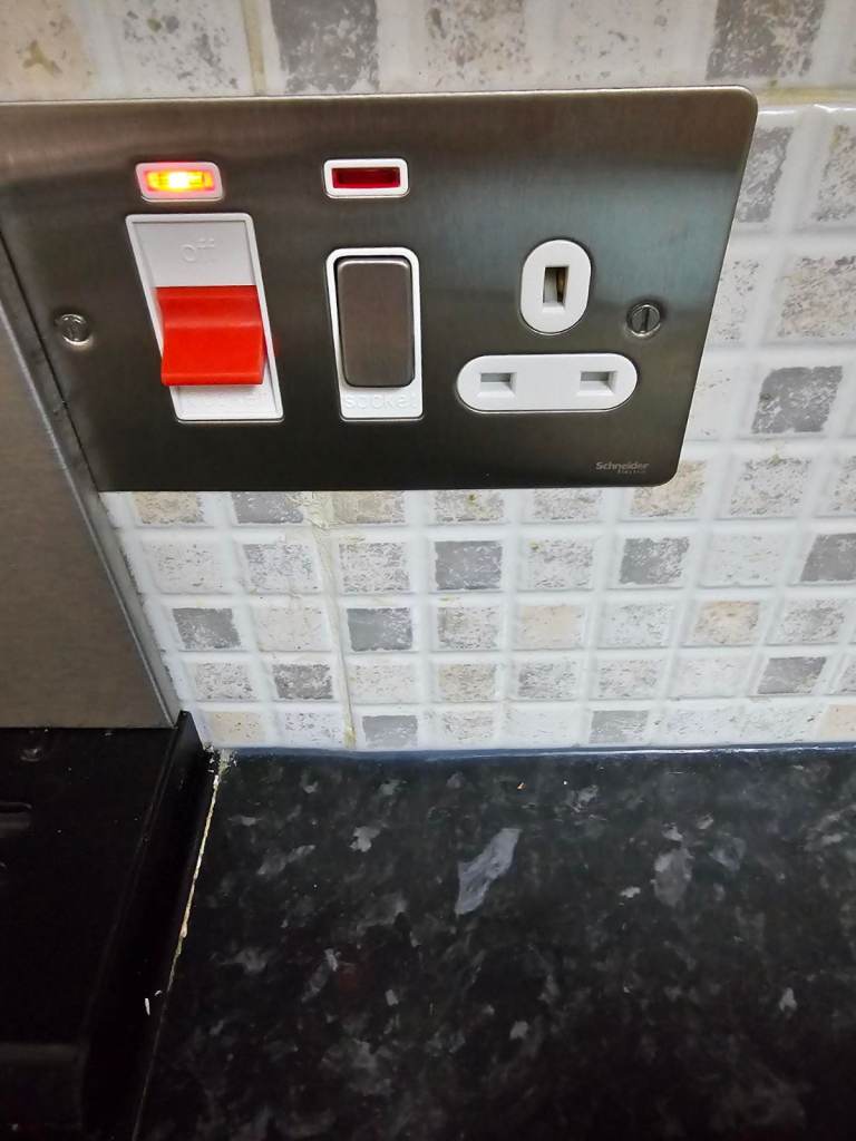 Schneider Stainless Steel 45amp Cooker Switch With 13amp Socket Flat Plate