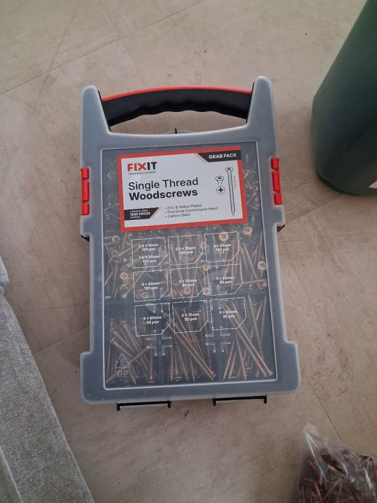 FIXIT Single Thread Woodscrews Assortment Box - As Good As New