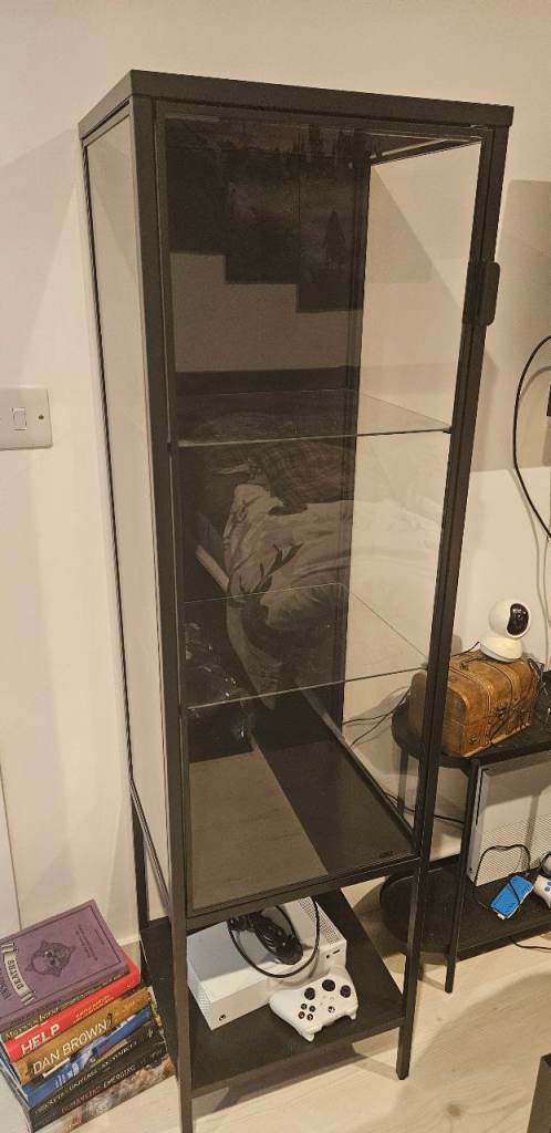 Ikea gabinet glass
