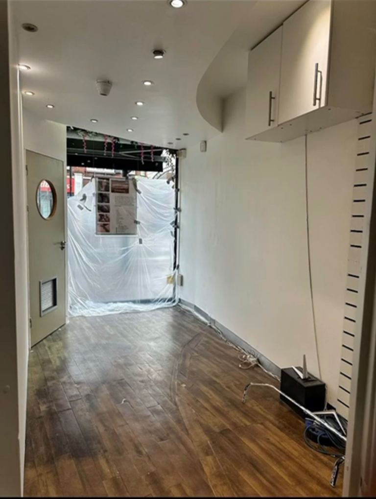 1 Small Shop & 2 Offices For Rent High Barnet