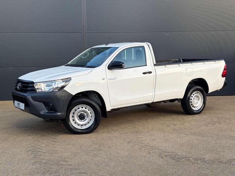 TOYOTA HILUX 2.4 D-4D Active 4WD Euro 6 2dr (3.5t) 2019