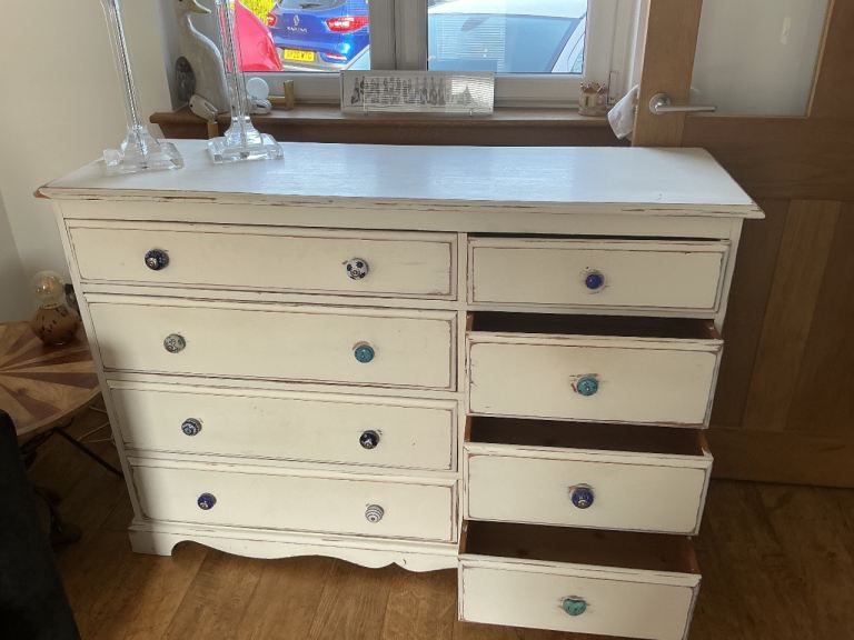 Large pine chest of drawers 