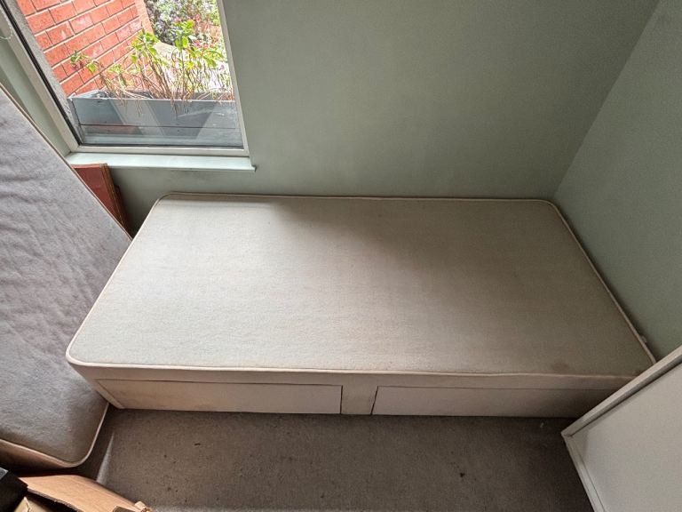 Single Divan Bed with Mattress - FREE