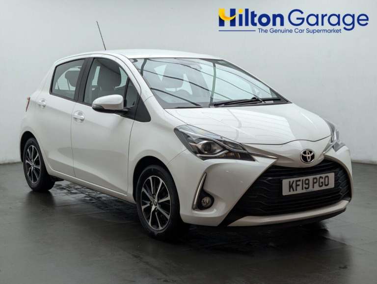 2019 Toyota Yaris 1.5 VVT-i Icon Tech Hatchback 5dr Petrol CVT Euro 6 (111 ps) PARKING CAMERA HAT...