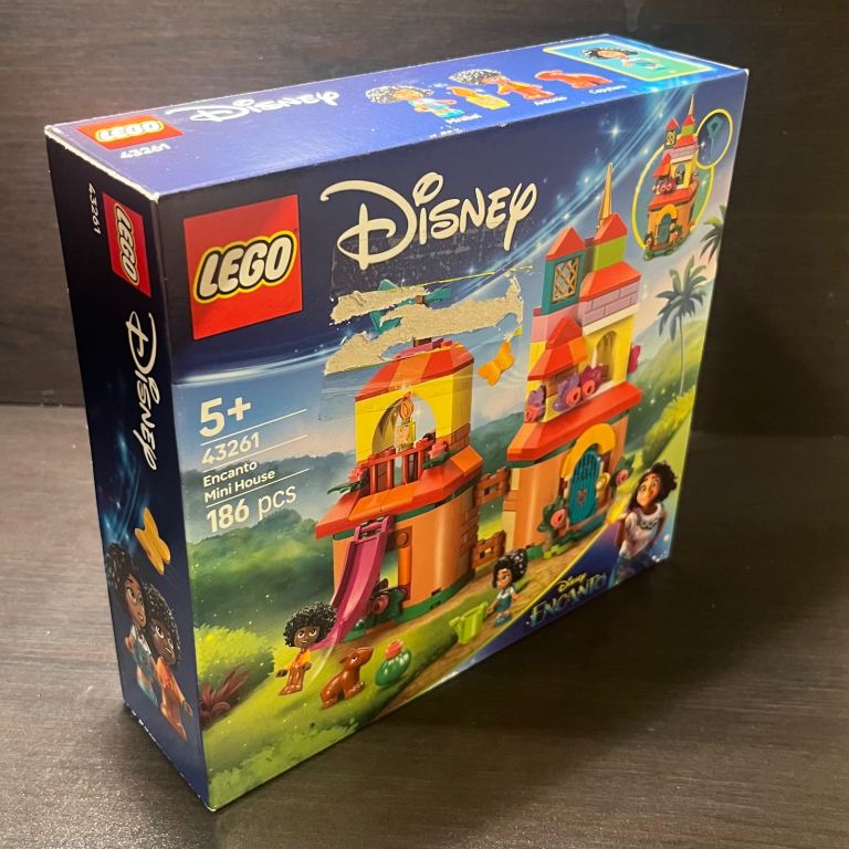 Disney Encanto Mini House Lego set 43261