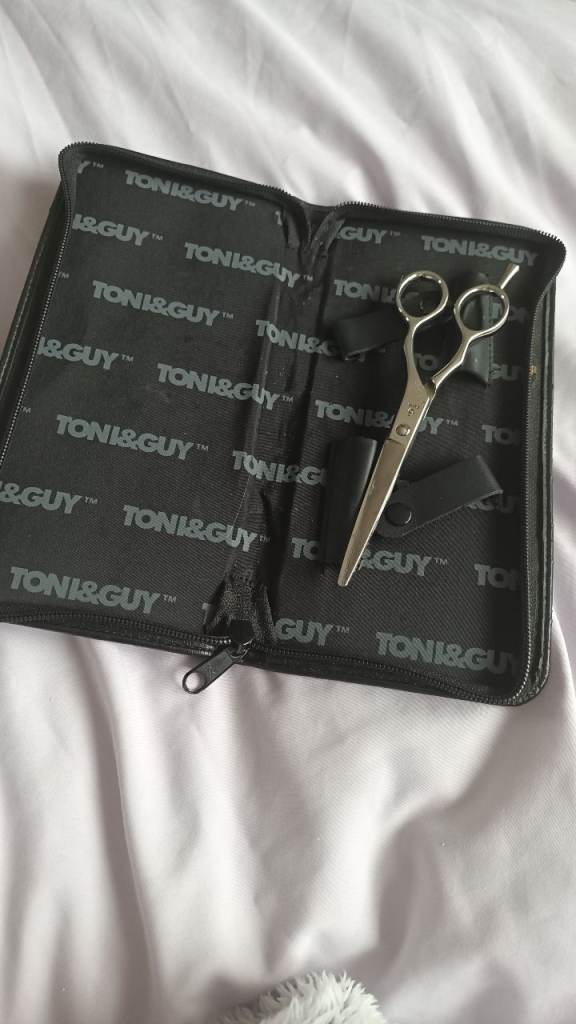 TONI&GUY Hairdressing Scissors – Good Condition with Case