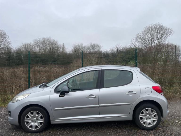 PEUGEOT 207 1.4 ACTIVE 61 REG 5 DOOR MOT NOVEMBER 2026 SERVICE HISTORY LADY OWNER LOW INSURANCE 
