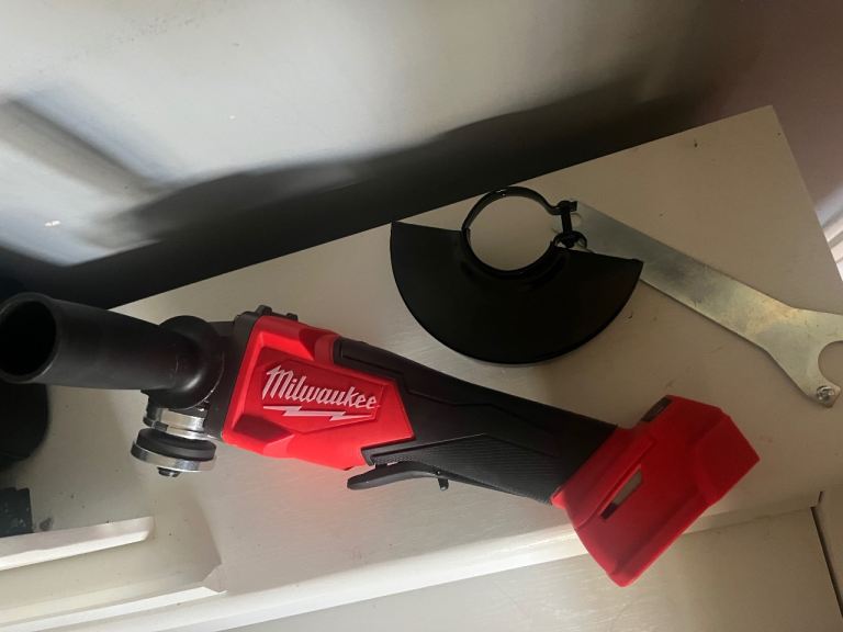 Milwaukee Angle Grinder – Cordless, Good Condition