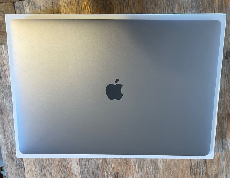 🔥MacBook Pro 15,4" Retina, 16GB mem, 1TB, boxed 2016, BRAND NEW Motherboard nad Battery 