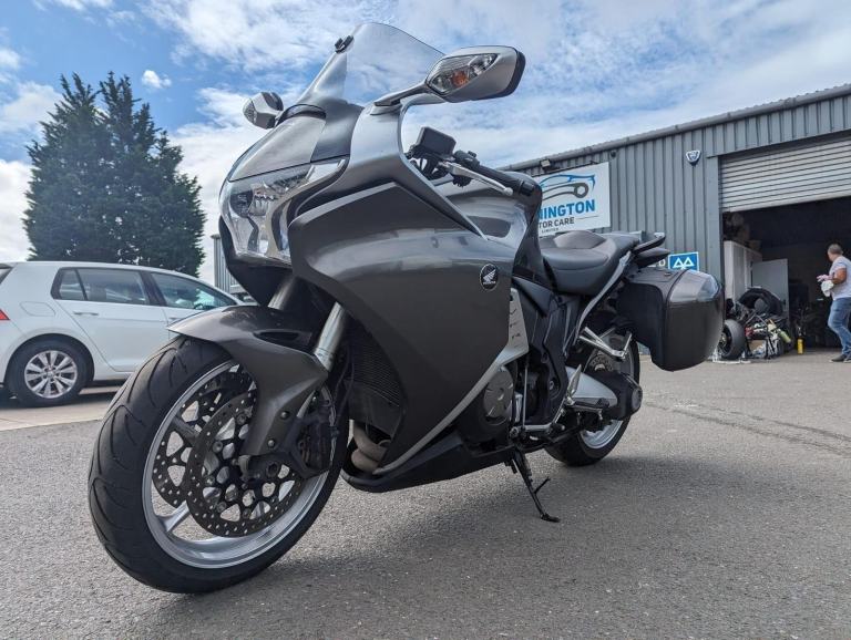 2014 14 HONDA VFR1200F-D VFR1200 F SILVER SPORTS TOURER ABS VFR 1200 NEW MOT