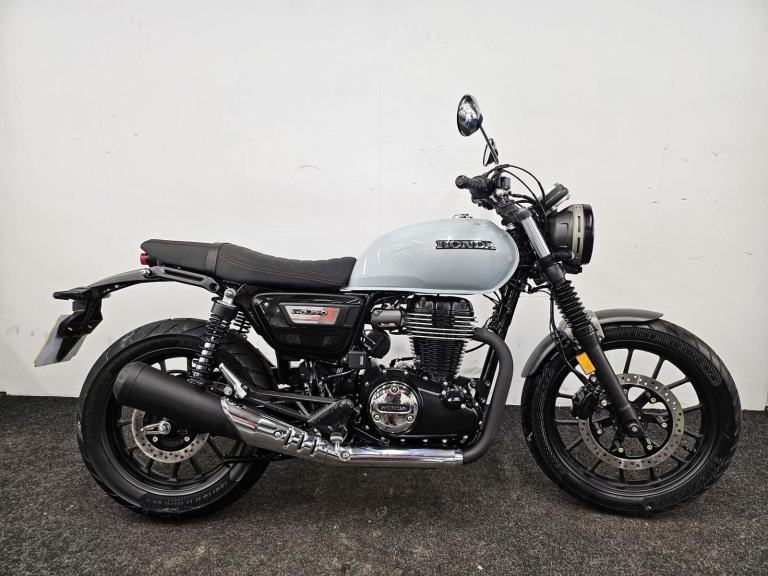 HONDA GB350S ** ONE OWNER - VERY LOW MILEAGE - CENTRE STAND **