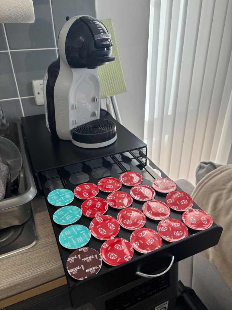 DeLonghi Dolce Gusto Coffee Machine with Pod Holder